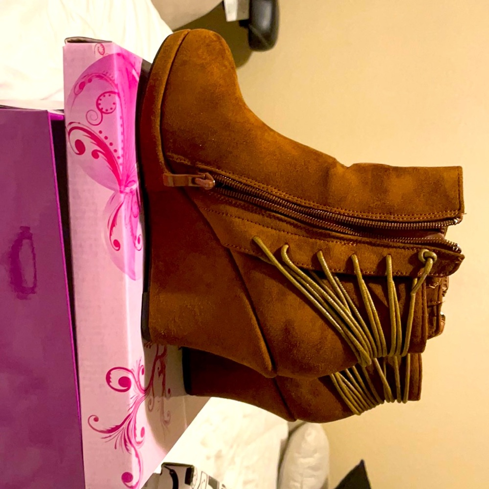 Brown boot wedges